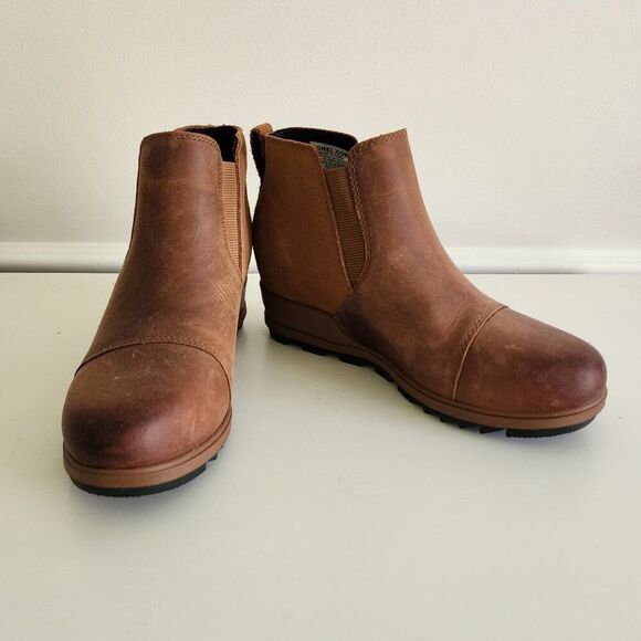 SOREL Evie II Chelsea Boot | Size 6 | Wedge Heel Grip Sole Suede Brown LIKE NEW - Picture 1 of 9